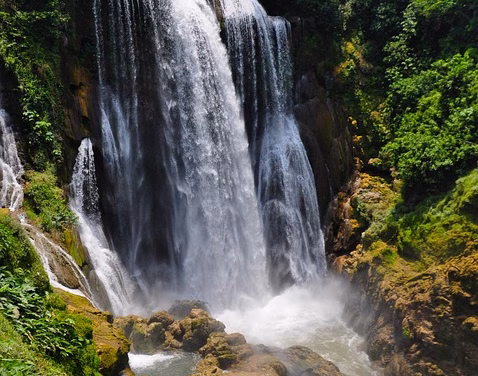 Honduras Travel Guide 2025: Top Destinations, Must-See Attractions, and Insider Tips