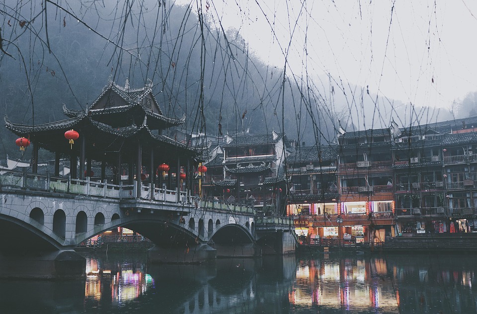 The Best Financial Tools for Travelers: Apps, Cards, and Practical Advice