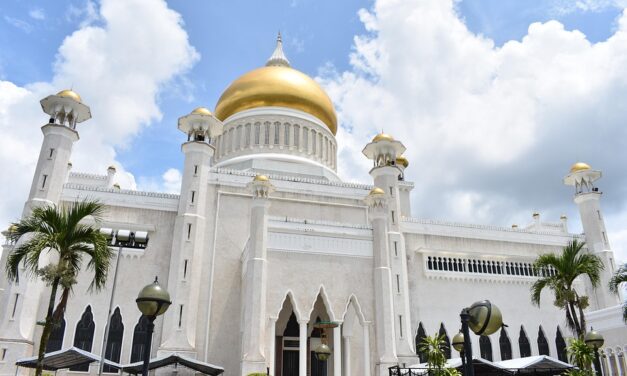 Exploring Brunei: Fascinating Facts and Travel Tips for Visiting the Abode of Peace