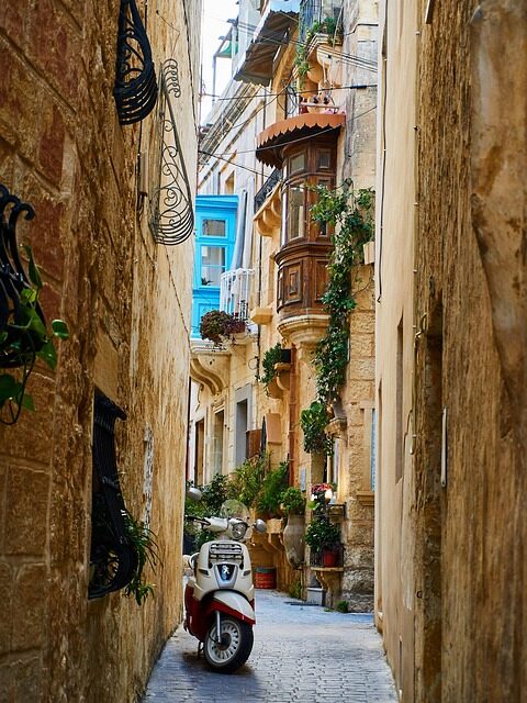 Malta Unveiled: Expert Travel Tips and Secret Destinations