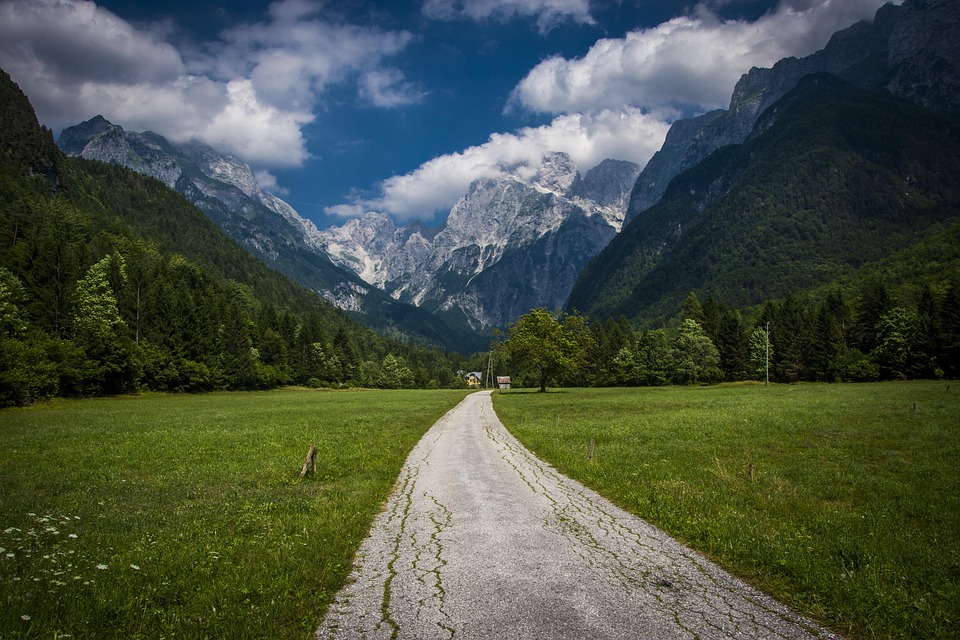 Top Reasons to Visit Slovenia: Stunning Landscapes, Hidden Trails, and Expert Travel Tips