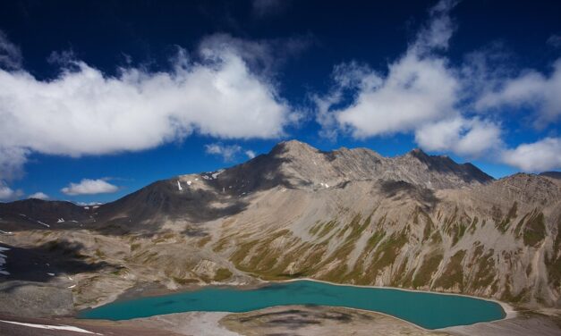 Explore Georgia Like a Local: Expert Travel Tips and Secret Spots You Can’t Miss