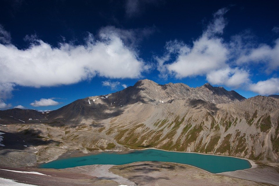 Explore Georgia Like a Local: Expert Travel Tips and Secret Spots You Can’t Miss