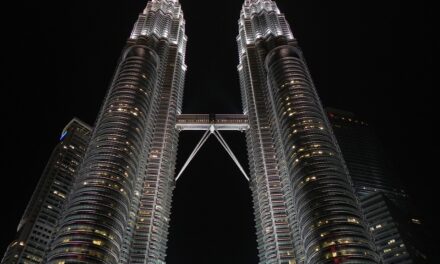 Explore the Best of Malaysia: Travel Tips for Touring Iconic and Offbeat Places