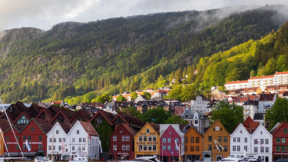 Chasing the Northern Lights: A Traveler’s Guide to Norway’s Arctic Magic