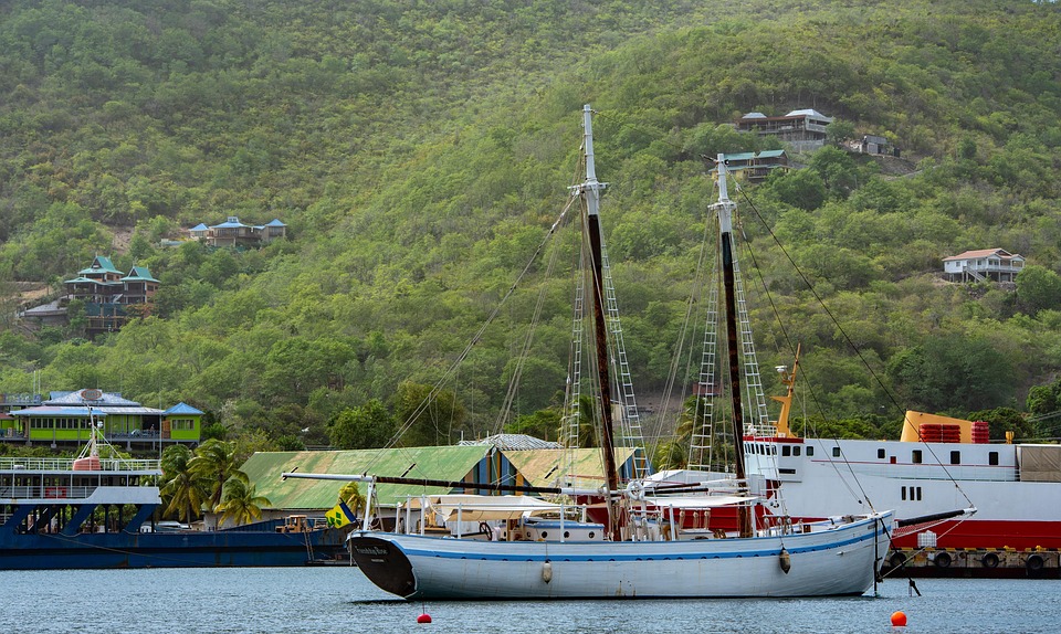 Exploring Saint Vincent and the Grenadines: Secret Beaches, Vibrant Culture & Island Escapes