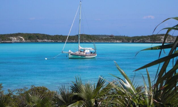 The Ultimate Travel Guide to the Bahamas: Must-Visit Destinations and Expert Tips