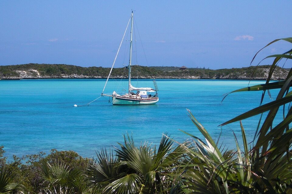 The Ultimate Travel Guide to the Bahamas: Must-Visit Destinations and Expert Tips