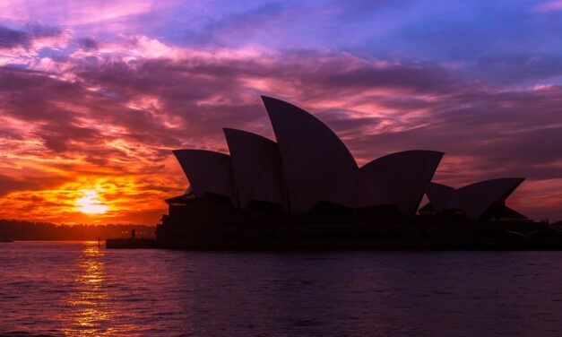 Australia’s Untamed Beauty: Discovering Hidden Beaches, National Parks, and Local Wonders