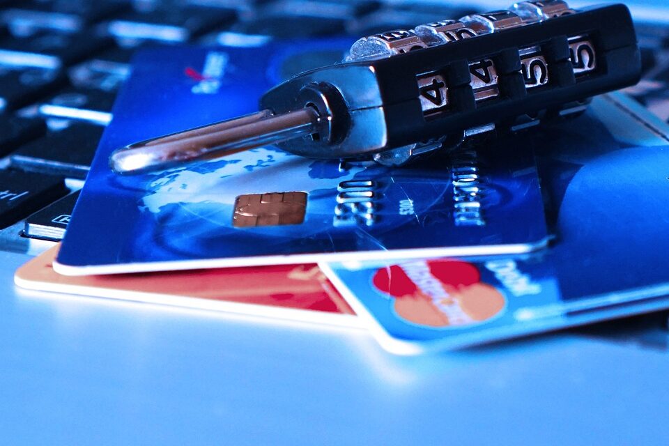 Best Credit Cards for Cheap Travel: Manage Foreign Currency and Maximize Savings