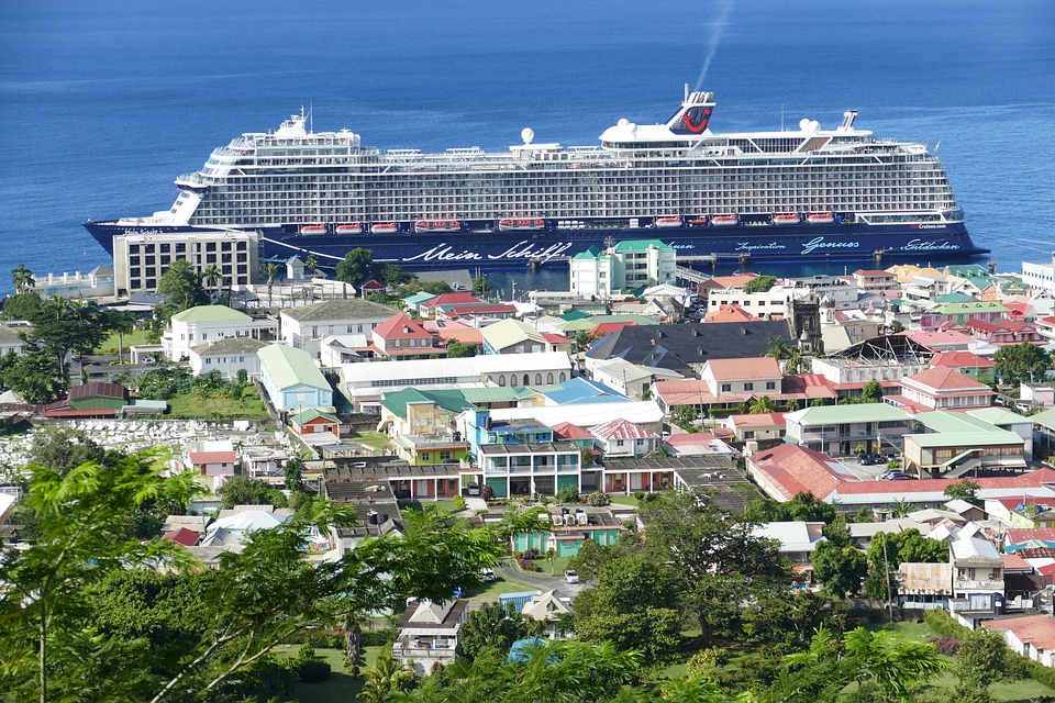 Dominica’s Fascinating Adventures: Hikes, Waterfalls, and Local Treasures