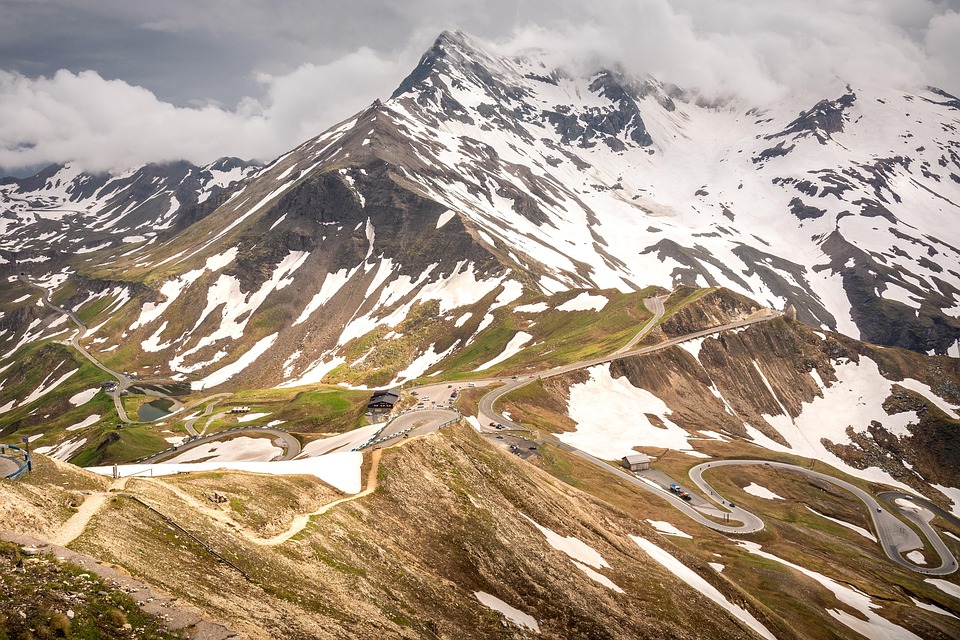 A Journey Through Austrian Alps: Scenic Roads, Hiking Trails, and Adventure Tips