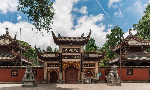 A Traveler’s Guide to China’s Timeless Beauty and Hidden Treasures