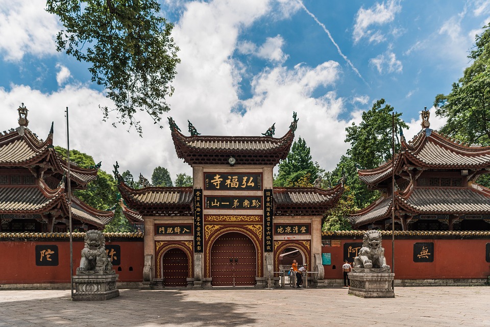 A Traveler’s Guide to China’s Timeless Beauty and Hidden Treasures