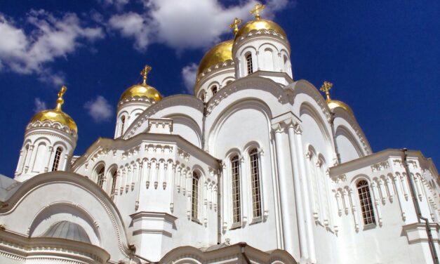 From Moscow to Siberia: Top Attractions and Travel Tips for Exploring Russia