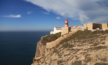 How to Plan a Family Vacation: Expert Beginner Tips for Stress-Free Travel