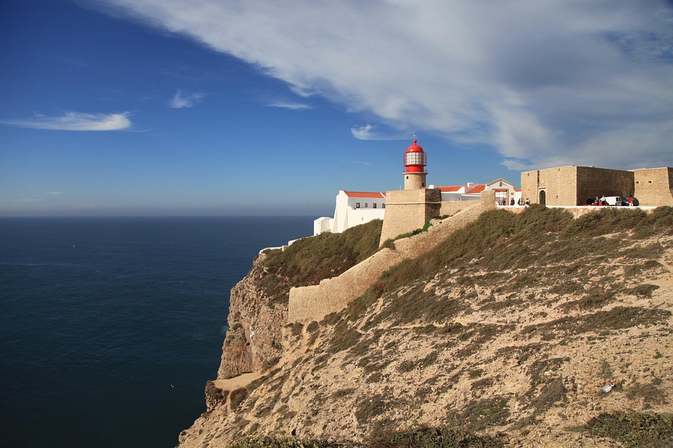 How to Plan a Family Vacation: Expert Beginner Tips for Stress-Free Travel