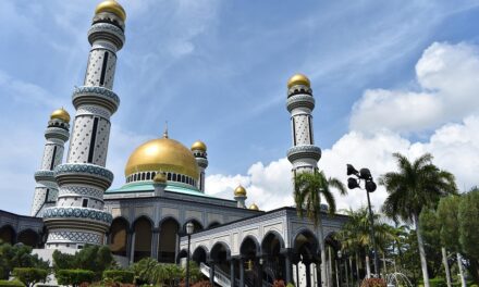 The Complete Guide to Brunei: Must-See Landmarks, Local Secrets, and Travel Essentials