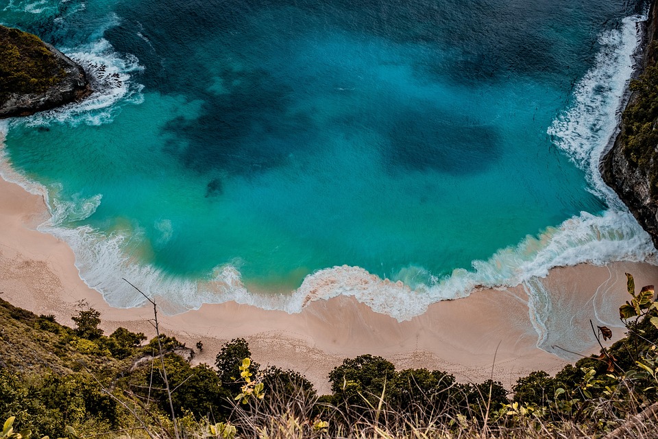 Solomon Islands Adventures: Exploring Pristine Beaches, Lush Rainforests, and Rich Culture