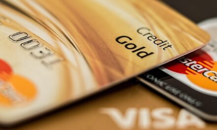 The Do’s and Don’ts of Managing Foreign Currency with Travel Credit Cards