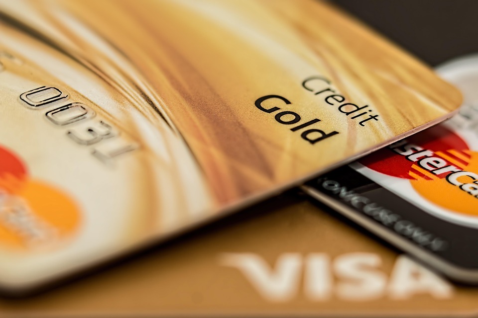 The Do’s and Don’ts of Managing Foreign Currency with Travel Credit Cards