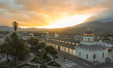 Galápagos, Culture, and Cloud Forests: Complete Guide to Exploring Ecuador
