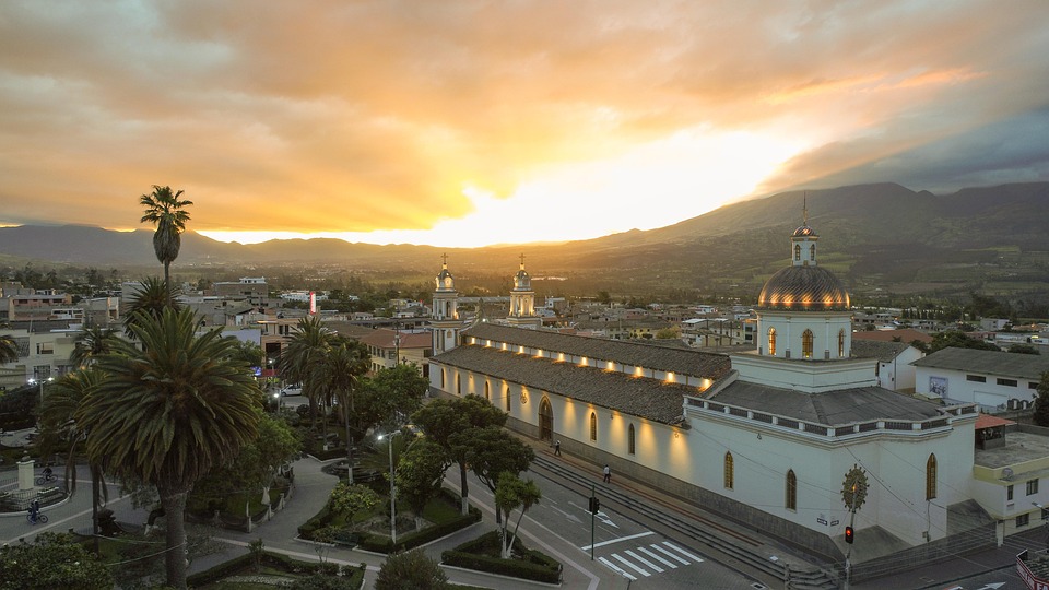 Galápagos, Culture, and Cloud Forests: Complete Guide to Exploring Ecuador