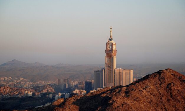 How to Travel Smart in Saudi Arabia: Expert Tips for a Memorable Trip