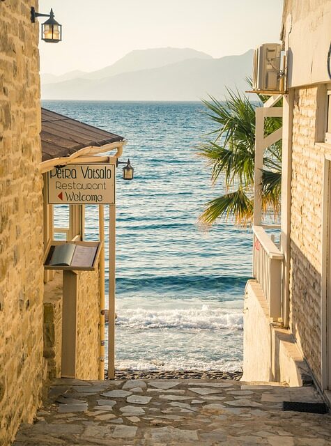 Island Hopping in Greece: How to Plan the Perfect Aegean Escape