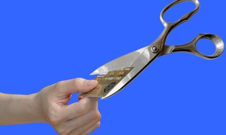 Best Practices for Budget Travelers: How Travel Credit Cards Can Stretch Your Dollars