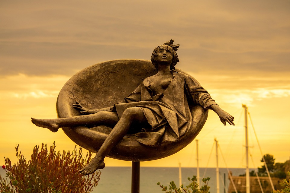 Monaco on Every Budget: Travel Tips, Unique Experiences, and Local Eats