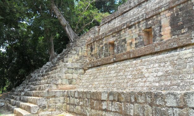 Why Honduras Should Be on Every Traveler’s Bucket List: Tips for an Unforgettable Trip