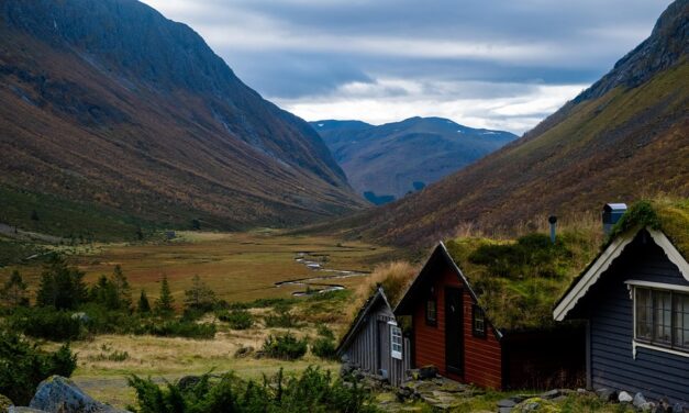 Majestic Mountains and Midnight Sun: Top Things to Do in Norway