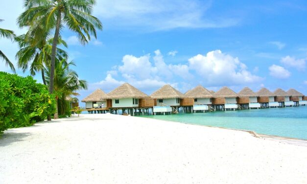 Maldives on a Budget: How to Experience Luxury Without Spending a Fortune
