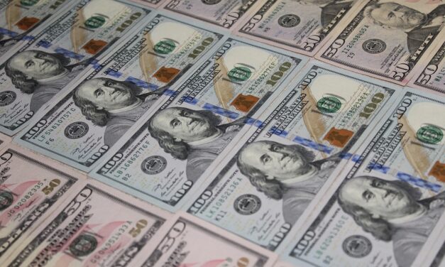 Saving Money While Traveling: The Best Budget Travel Platforms and Sites