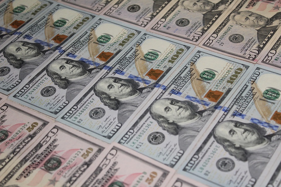 Saving Money While Traveling: The Best Budget Travel Platforms and Sites