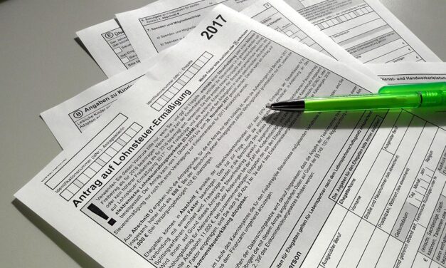 Top 10 Budgeting Tips for Managing Travel Expenses in 2023