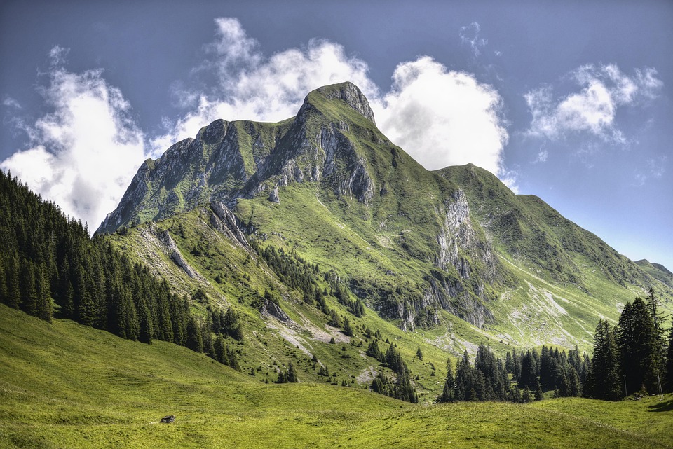 Lake Bliss: Switzerland’s Most Beautiful Lake Destinations for Relaxation and Adventure